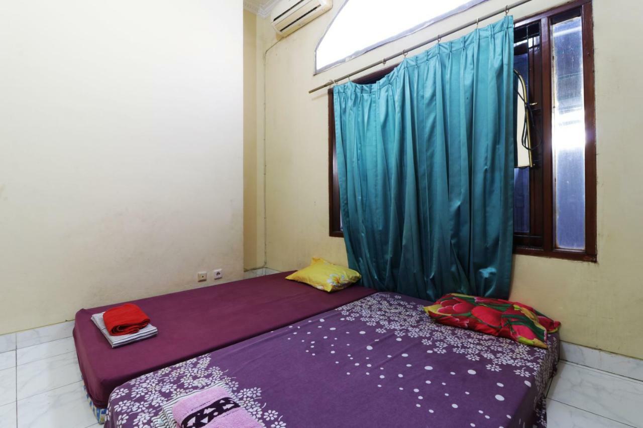 แบ็กแพก ชาเรียะฮ์ เจมปากา ปูติฮ์ บารัต Hostel จาการ์ตา ภายนอก รูปภาพ